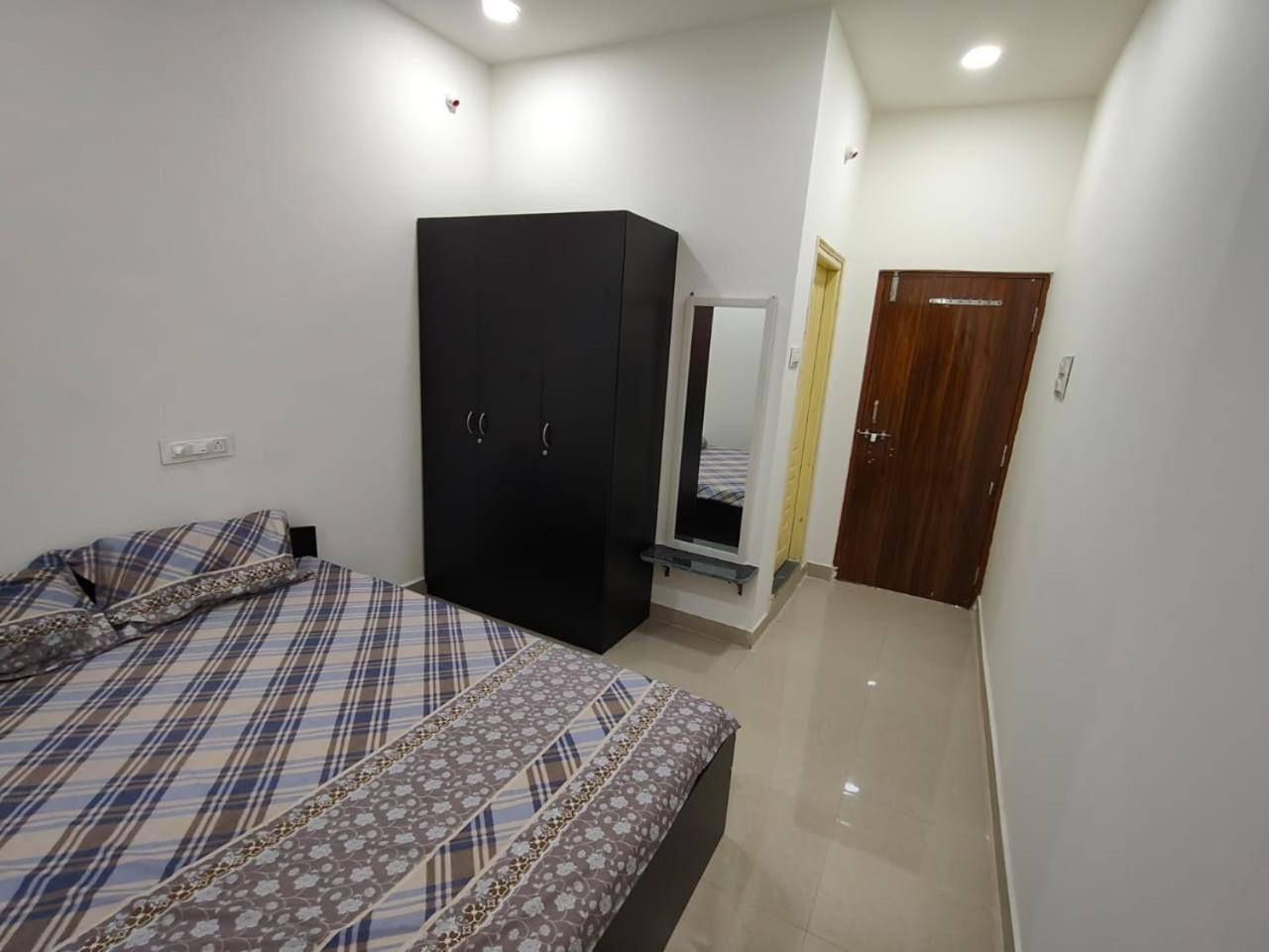 Leo's Den 9 Guests Ac 3bhk 9 Mins To Rgia Shamshabad