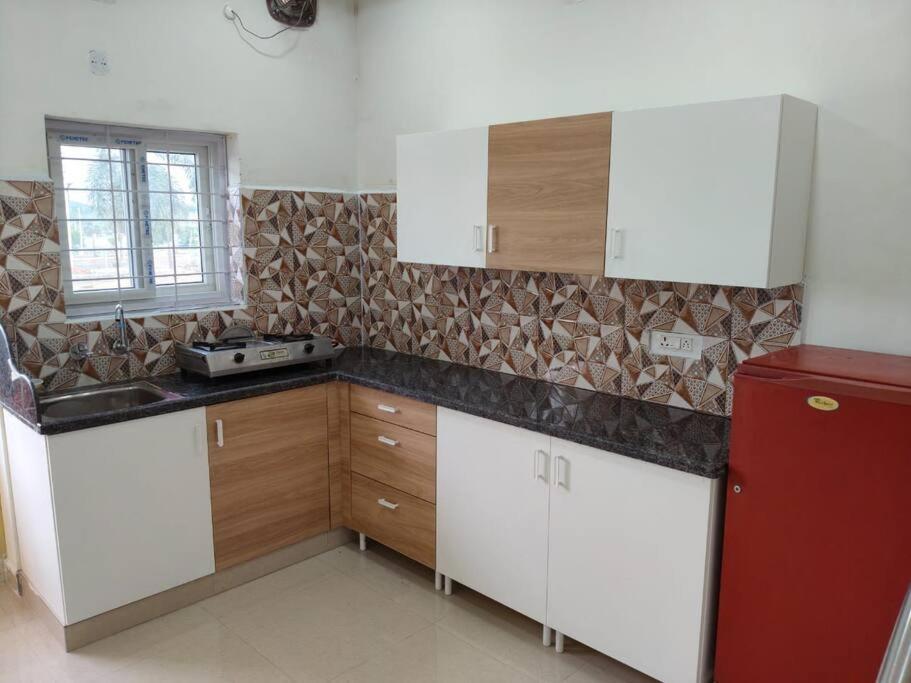 Leo's Den 9 Guests Ac 3bhk 9 Mins To Rgia * Shamshabad
