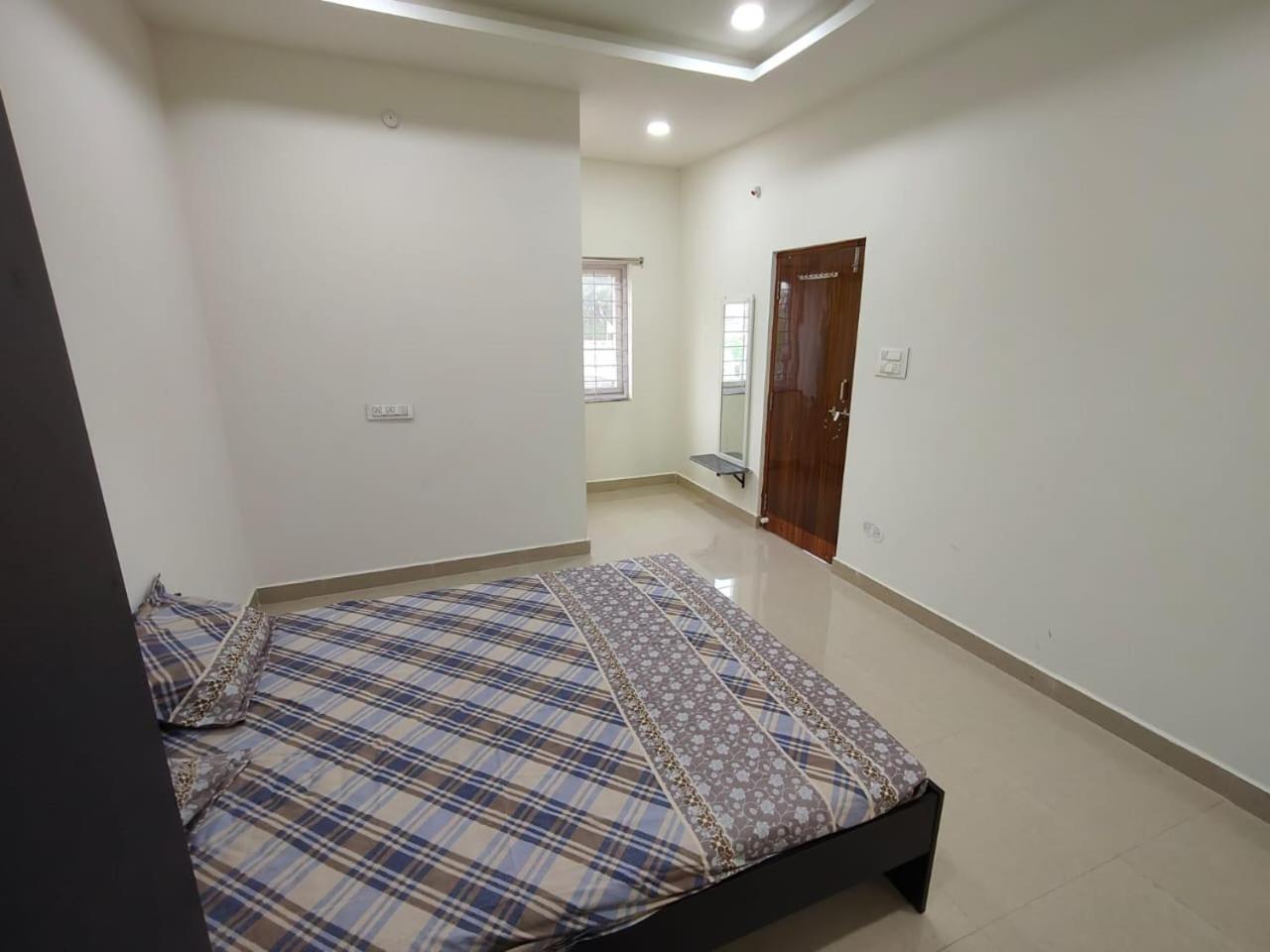 Villa Leo's Den 9 Guests Ac 3bhk 9 Mins To Rgia Shamshabad
