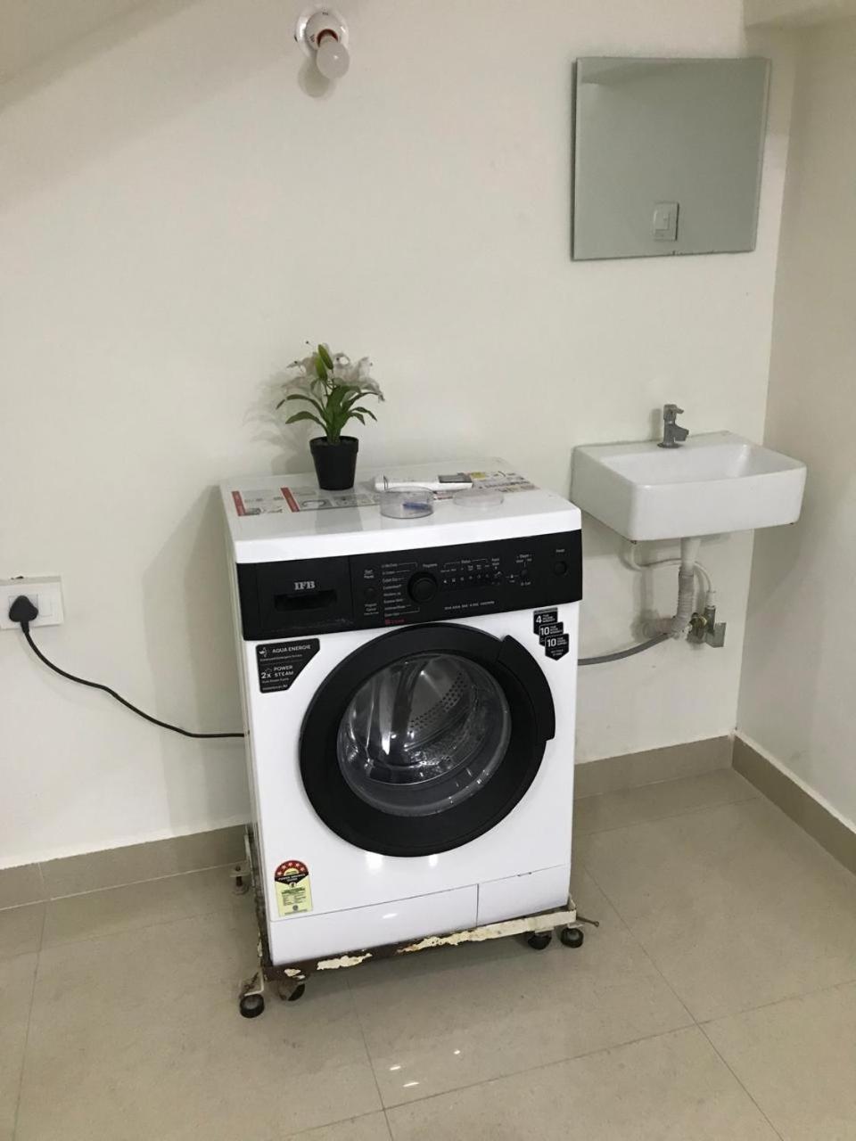 Leo's Den 9 Guests Ac 3bhk 9 Mins To Rgia * Shamshabad