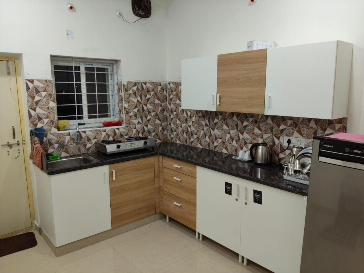 Villa Leo's Den 9 Guests Ac 3bhk 9 Mins To Rgia Shamshabad